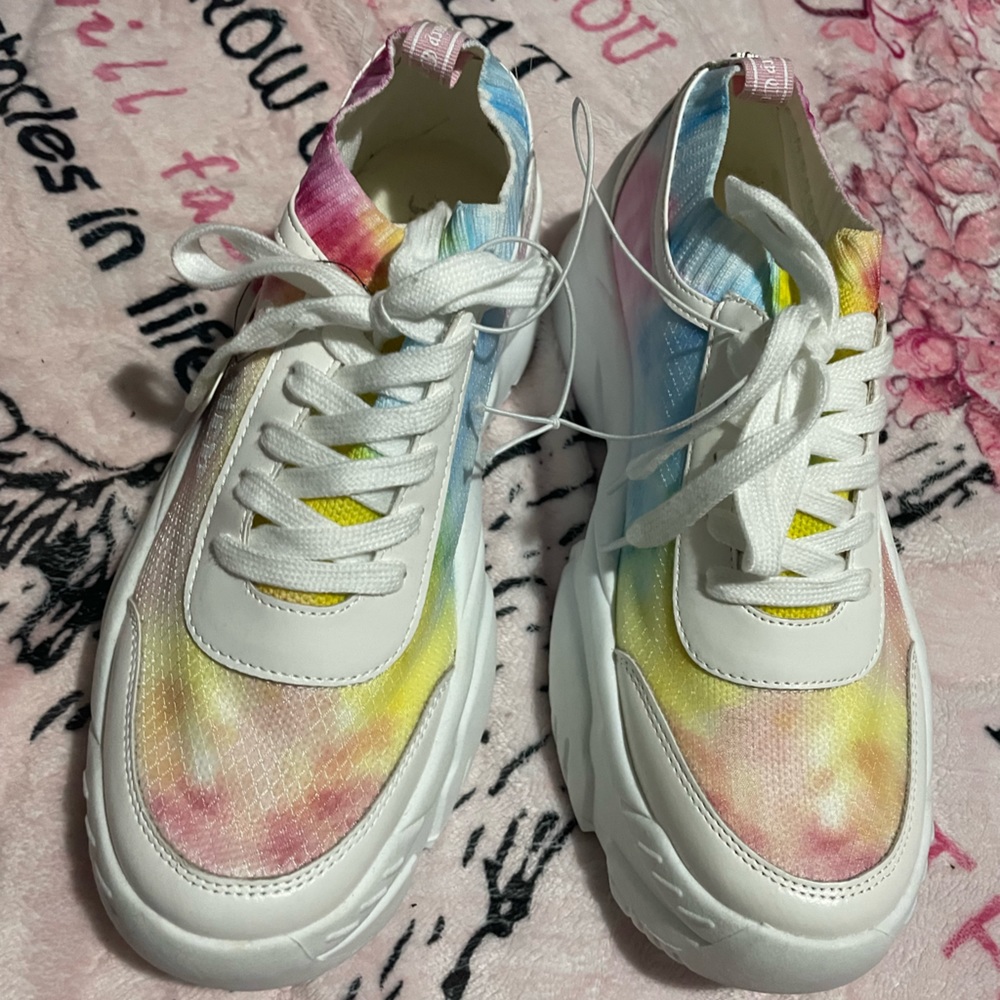 LAST CHANCE Juicy couture high steppers sneakers